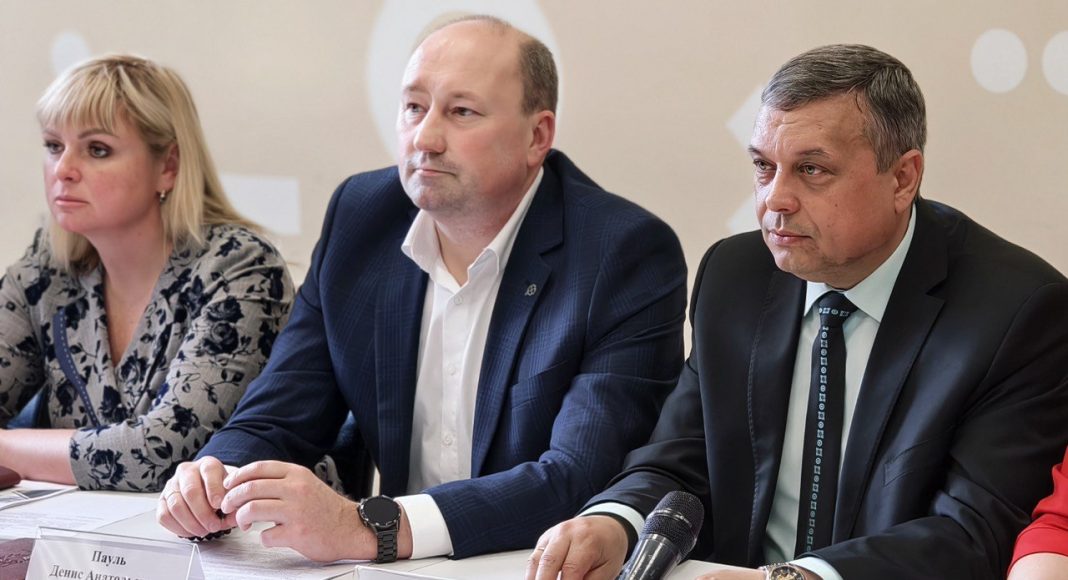 Наталья Дворяк, Денис Пауль, Александр Мяхар. Фото: Владислав Фербер