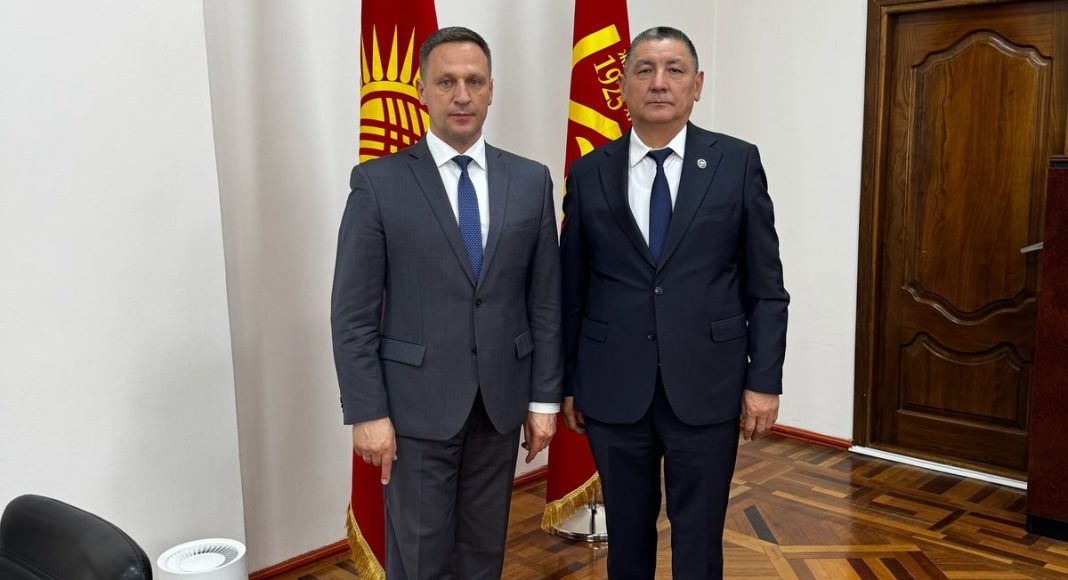 Михаил Антоневич и Догдурбек Чонтоев Михаил Антоневич и Догдурбек Чонтоев