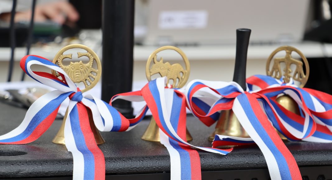 Последний звонок. Фото: Абакан.рф