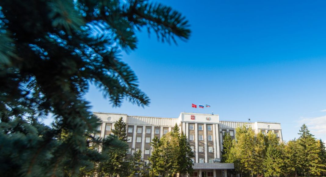 Здание правительства РХ. Фото из телеграм-канала главы РХ