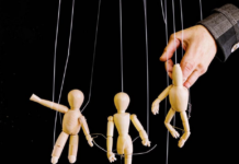 Марионетки. Изображение kandinsky