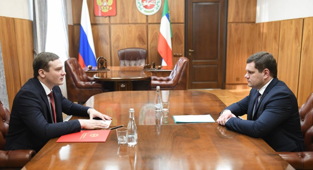 Валентин Коновалов и Владимир Лебедев. Фото из телеграм-канала главы РХ