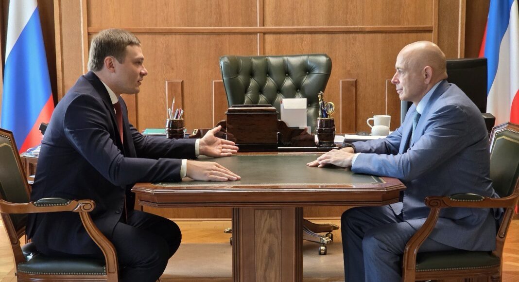 Валентин Коновалов и Сергей Сокол. Фото пресс-службы главы РХ