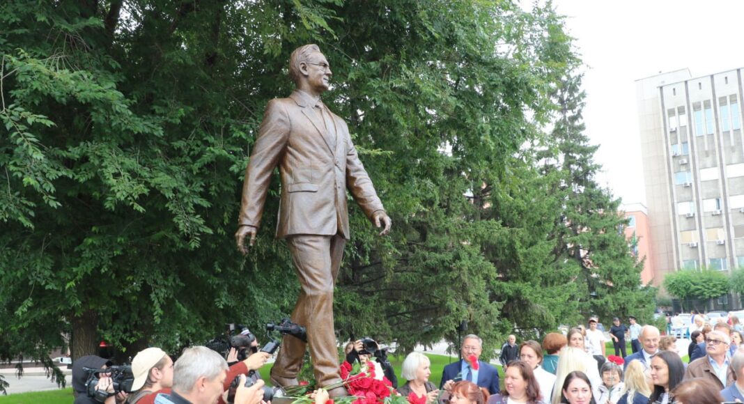 Памятник Н.Г. Булакину. Фото МЧС