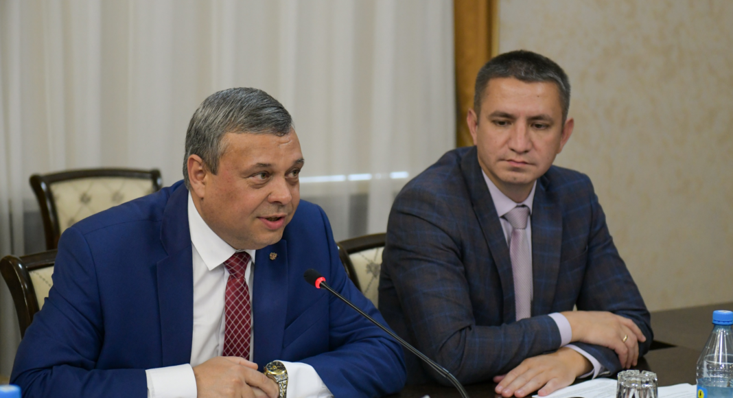 Александр Мяхар и Роман Ковтун. Фото пресс-службы главы РХ