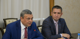 Александр Мяхар и Роман Ковтун. Фото пресс-службы главы РХ