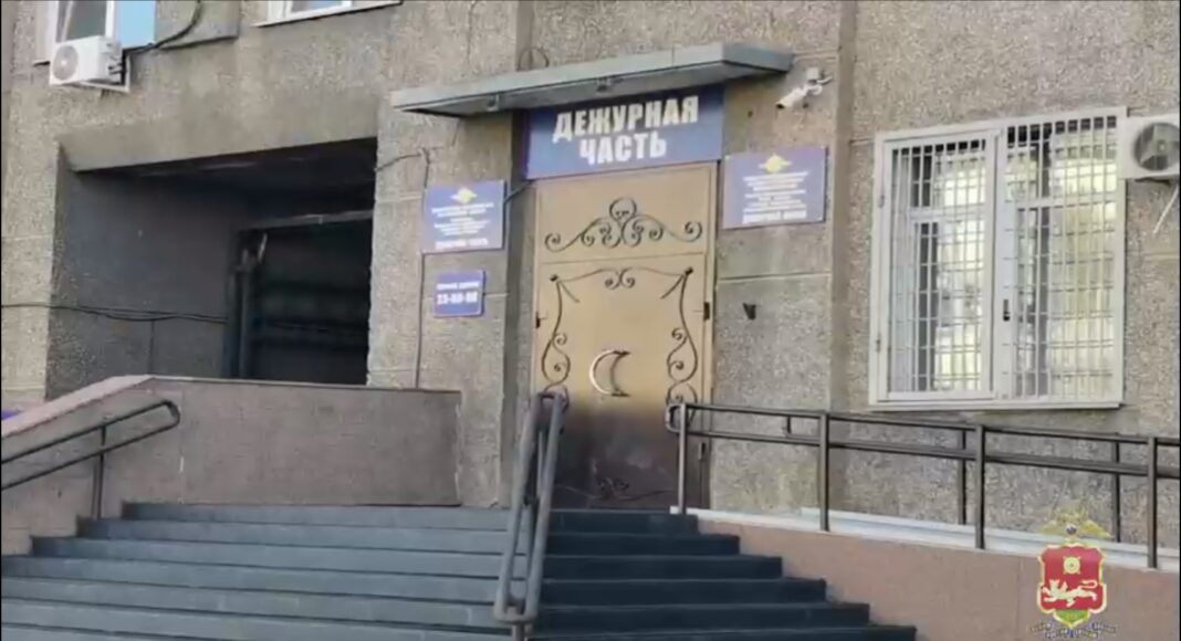 Полиция, дежурная часть. Кадр съемки МВД