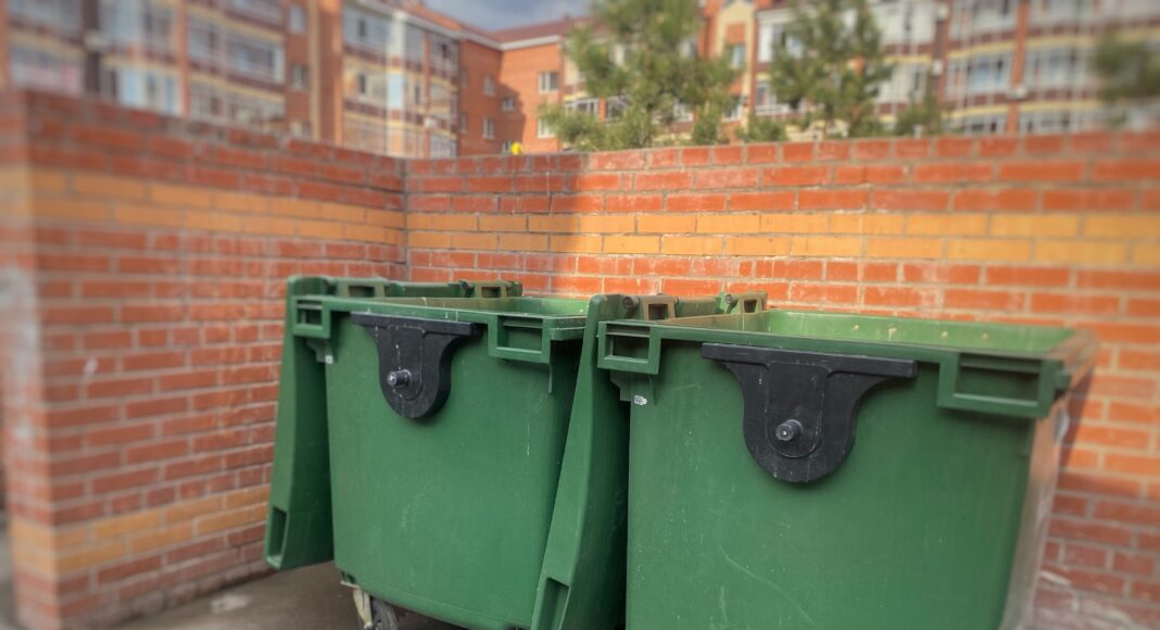 Мусорные баки. Фото из телеграм-канала Минприроды РХ