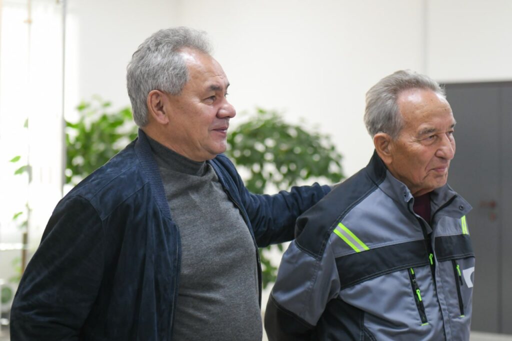 Сергей Шойгу и Владимир Штыгашев. Фото из телеграм-канала главы РХ