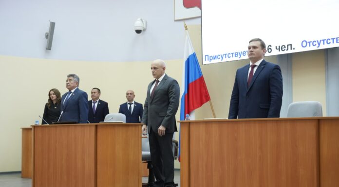 Сокол без партии, Коновалов вместо партии: уроки выборов в Хакасии Валентин Коновалов и Сергей Сокол. Фото из телеграм-канала главы РХ