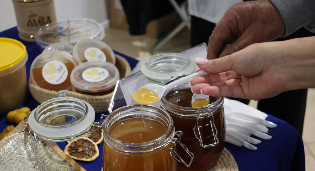 Мед. Фото: Владислав Фербер