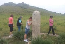 Ах-тас в долине Кюг. Фото предоставил Иван Кукарцев