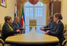 Встреча Валентина Коновалова с Рифатом Сабитовым. Фото из телеграм-канала главы РХ