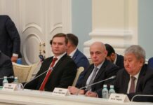 Валентин Коновалов и Сергей Сокол на заседании Совета СФО. Фото из телеграм-канала главы РХ