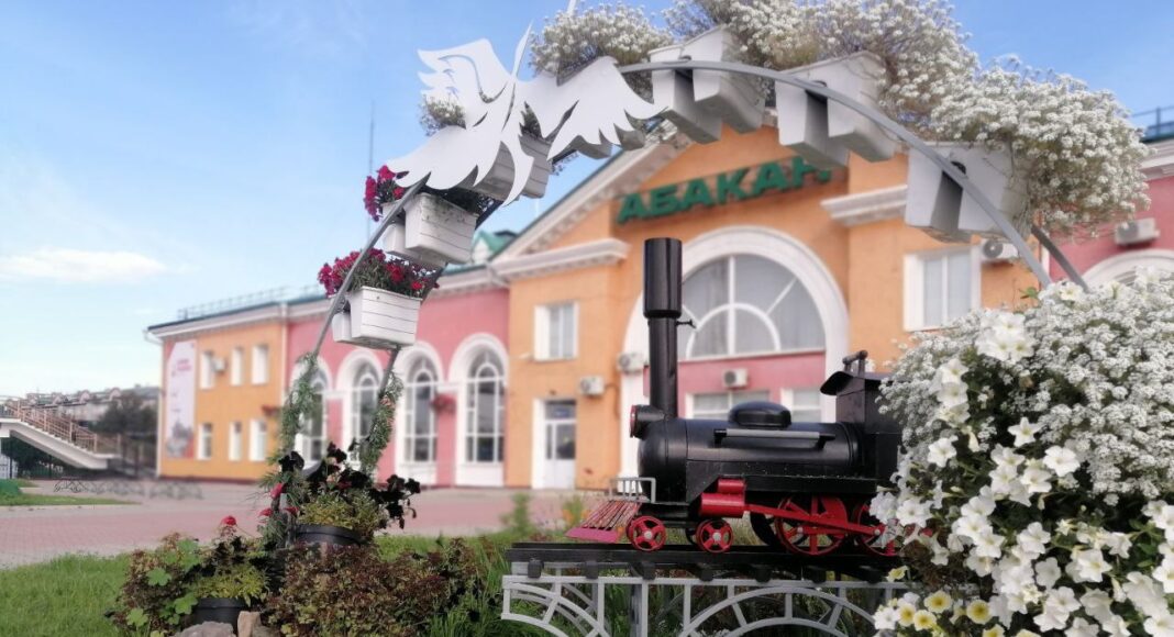 Абаканский железнодорожный вокзал. Фото из телеграм-канала КрасЖД