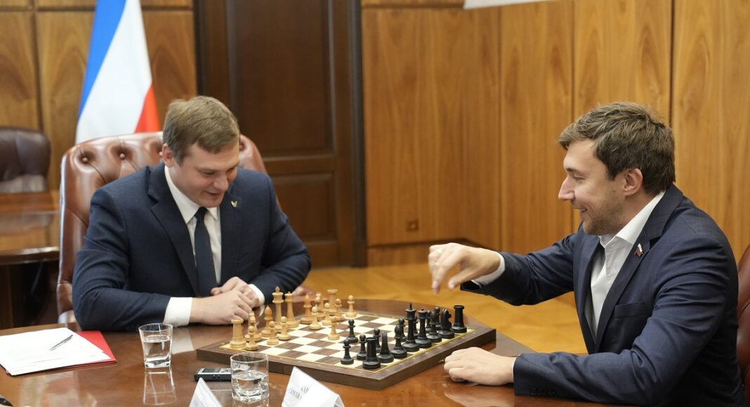 Валентин Коновалов и Сергей Карякин. Фото предоставлено пресс-службой главы РХ