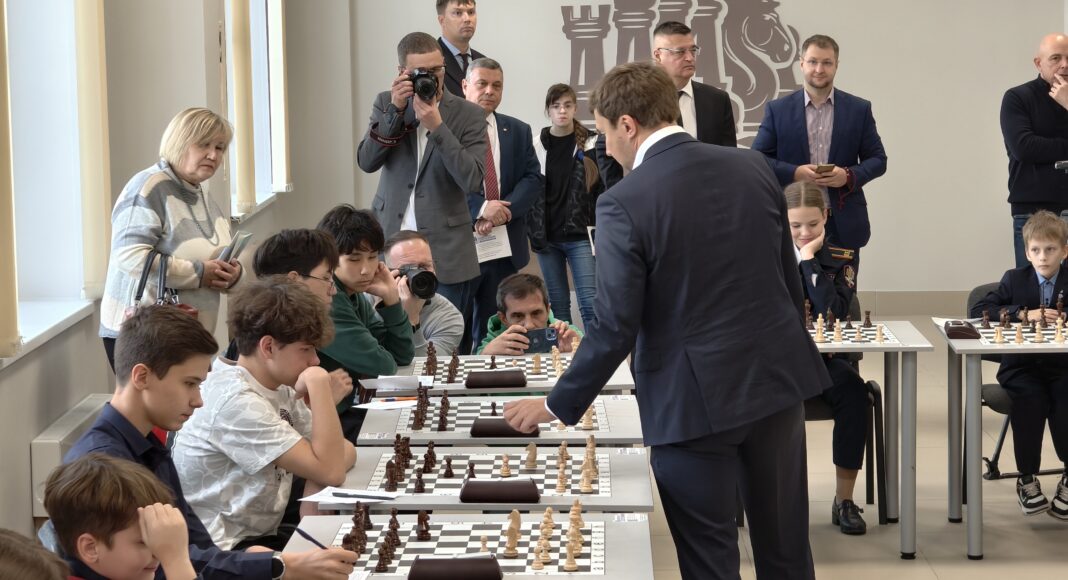 Открытие шахматного клуба Сергея Карякина. Фотограф Владислав Фербер