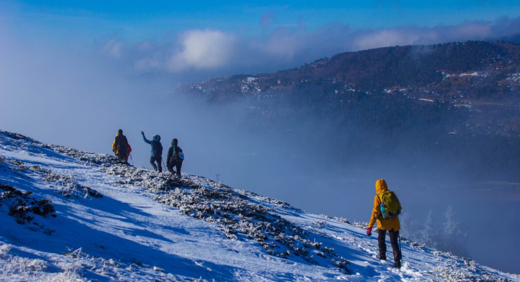 Туризм, поход, горы, зима