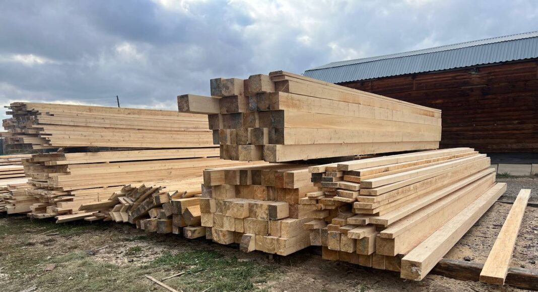 Лес, доски, пиломатериал. Фото: pulse19.ru