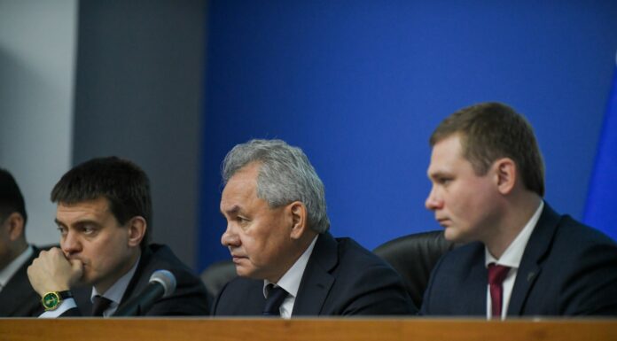 Сергей Шойгу укрепляет влияние в Сибири Михаил Котюков, Сергей Шойгу, Валентин Коновалов. Фото предоставлено пресс-службой главы РХ