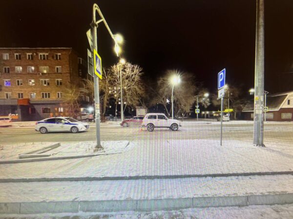 В Абакане под машину попала 68-летняя женщина