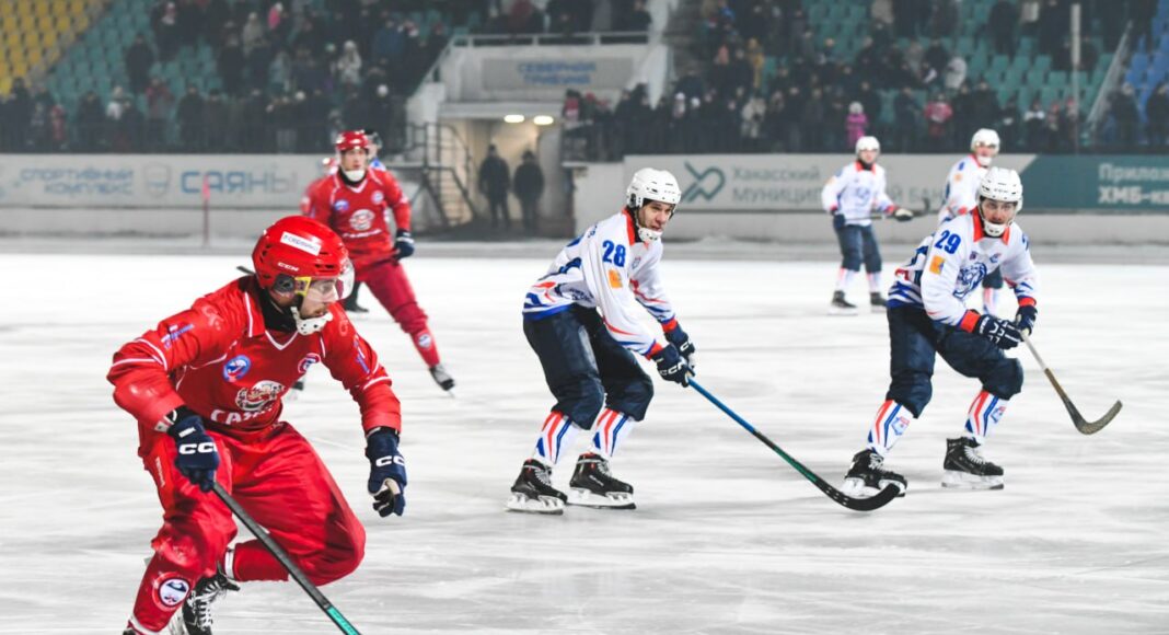 Играет хоккейный клуб «Саяны». Фото со страницы главы РХ