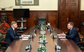 Валентин Коновалов обсудил с главой РЖД вопросы угольной отрасли Фото из телеграм-канала главы РХ