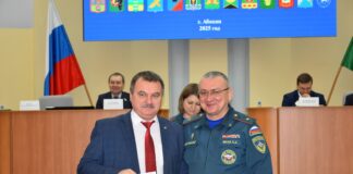 Министр сельского хозяйства Хакасии награжден медалью МЧС России Фото из телеграм-канала Минсельхозпрода РХ