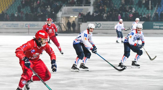 Хоккейная команда «Саяны» начала домашние игры Играет хоккейный клуб «Саяны». Фото со страницы главы РХ