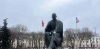 Памятник Ленину. Фото pulse19.ru