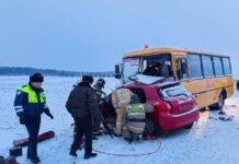 Женщина погибла в ДТП со школьным автобусом в Минусинском округе Фото МВД