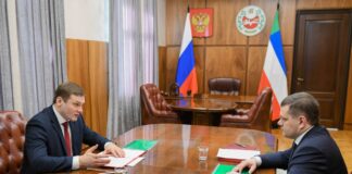 Валентин Коновалов и Владимир Лебедев. Фото из телеграм-канала главы РХ