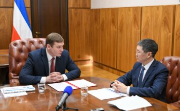 Валентин Коновалов и Лев Сафьянов. Фото из телеграм-канала главы РХ