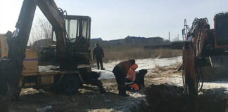 В Черногорске устраняют коммунальный порыв на Октябрьской Фото предоставлено ГУП РХ Хакасресводоканал