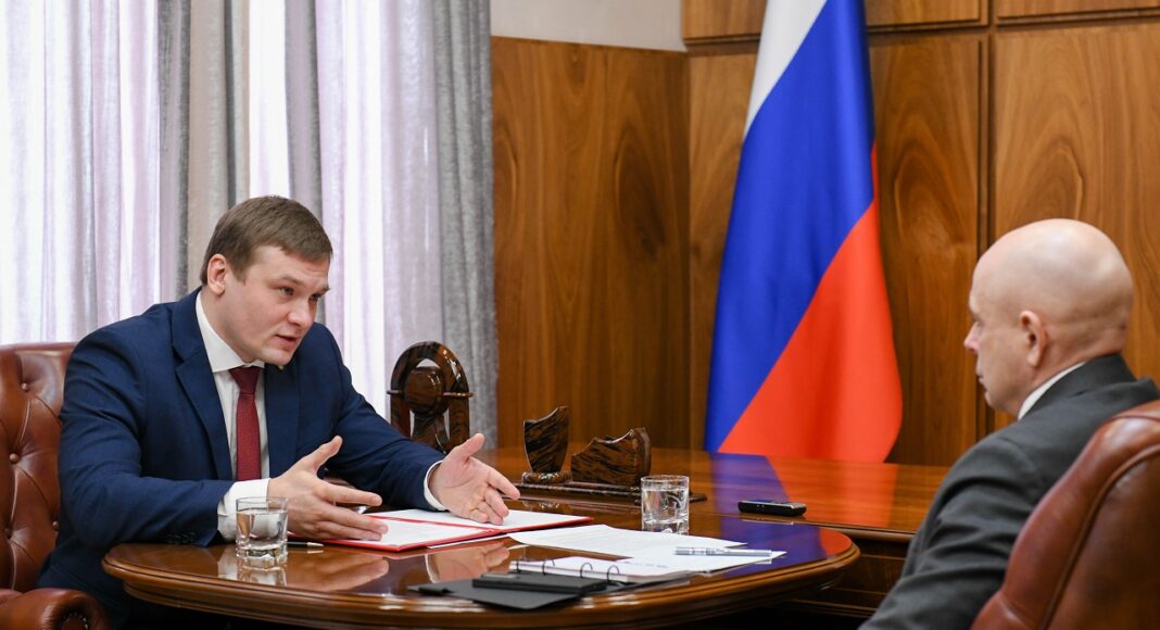 Валентин Коновалов и Сергей Сокол. Фото пресс-службы главы РХ