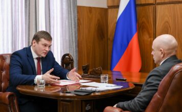 Валентин Коновалов и Сергей Сокол. Фото пресс-службы главы РХ