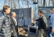 Из угля — в энергию: в Хакасии презентован модульный газогенератор с промышленным потенциалом Демонстрация установки генерации угля в газ. Фото pulse19.ru