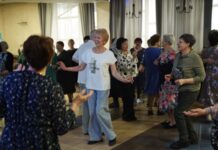 Партия «Новые люди» организовала дискотеку для старшего поколения в рамках проекта «Жить по-новому» Фото предоставлено пресс-службой партии «Новые люди»