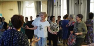 Партия «Новые люди» организовала дискотеку для старшего поколения в рамках проекта «Жить по-новому» Фото предоставлено пресс-службой партии «Новые люди»