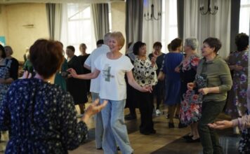 Партия «Новые люди» организовала дискотеку для старшего поколения в рамках проекта «Жить по-новому» Фото предоставлено пресс-службой партии «Новые люди»