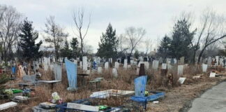 В Черногорске вандалы разгромили кладбище Фото из телеграм-канала Елены Гопиной