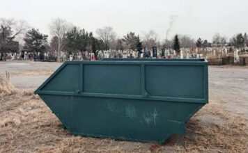 В Черногорске к Родительскому дню установили дополнительные контейнеры на кладбищах Фото из телеграм-канала администрация Черногорска