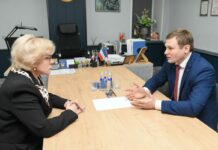 Светлана Могилина и Валентин Коновалов. Фото предоставлено пресс-службой главы РХ