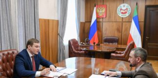 Валентин Коновалов и Максим Виноградов. Фото пресс-службы главы РХ