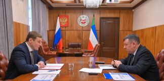 Валентин Коновалов и Виталий Пестриков. Фото пресс-службы главы РХ