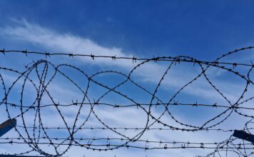 Жительнице Саяногорска грозит 6 лет колонии за кражу перфоратора Решетка, арест, тюрьма