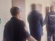 В Сорске задержали двоих молодых людей, расклеивающих рекламу наркомагазина Кадр съемки МВД