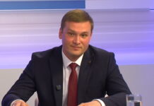 «Доброжелатели» вновь отправляют Валентина Коновалова в отставку Валентин Коновалов. Кадр съемки РТС