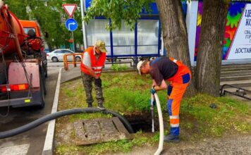 В Абакане меняют урны, промывают колодцы и делают ямочный ремонт Фото: Абакан.рф