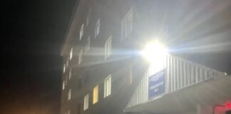 При пожаре в общежитии Тувинского государственного университета эвакуировали 77 человек, двое пострадали Фото МЧС